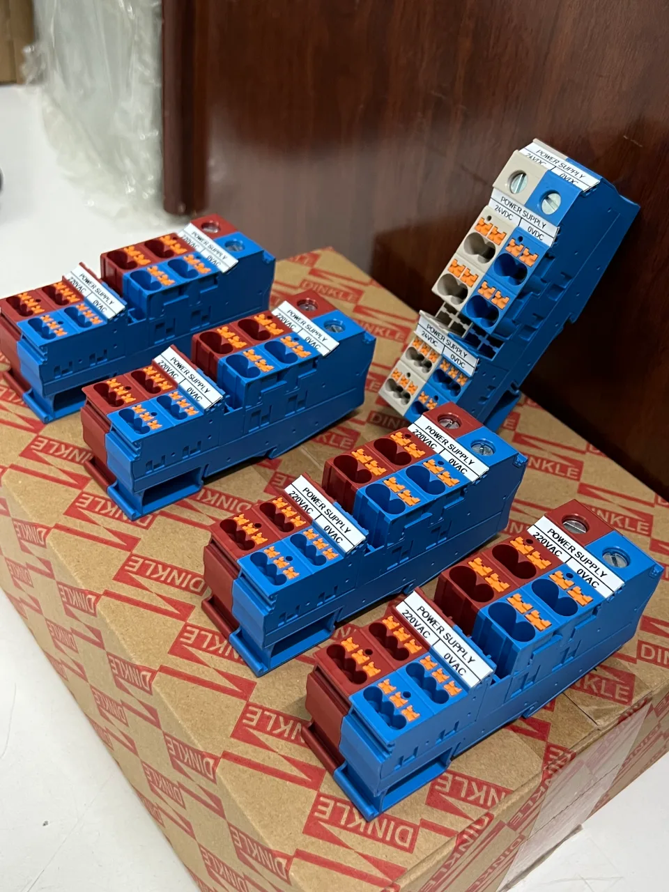 Cầu đấu chia nguồn