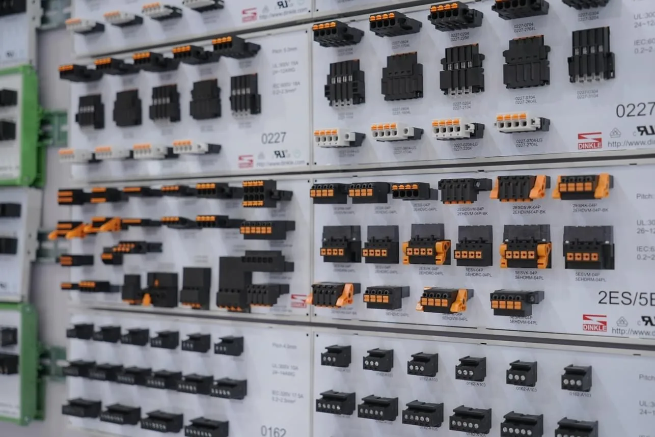 Gian hàng Dinkle - sản phẩm PCB Connector 0227/2ES